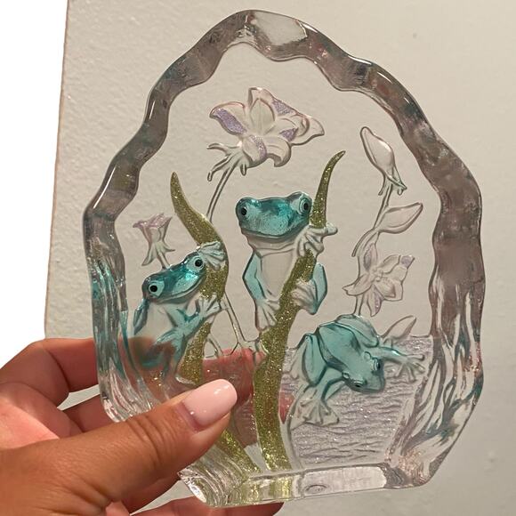 Crystal Glass Paperweight Cut Etched Design Frogs And Flowers Underwater Scene - Picture 2 of 16
